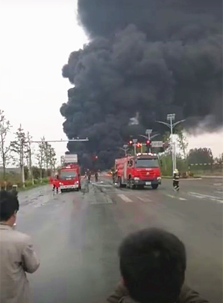 消防車廠家出動消防車緊急救援 微信圖片_20180413083746.jpg