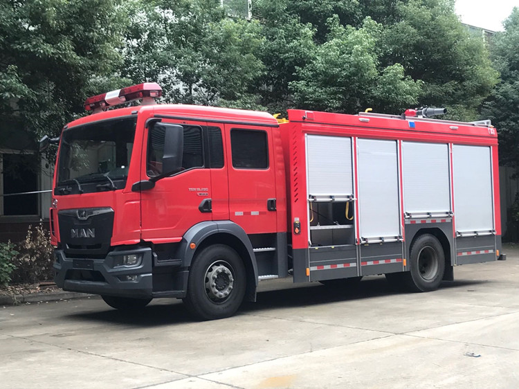 國(guó)六消防車(chē)jpg 5D738451C885704EEECE4C35562AB36E.jpg