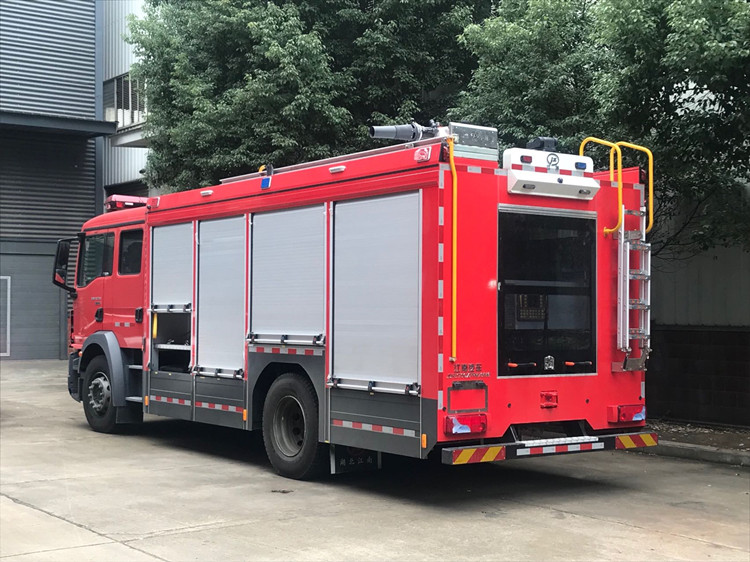 德國(guó)曼泡沫消防車(chē) 49F99F34EEFCDEB552DF8E15BFDE9B81.jpg